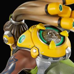 Lucio 10" Statue