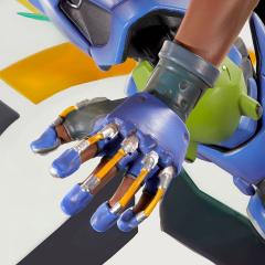 Lucio 10" Statue