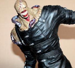 Nemesis 16" Vinyl Figure