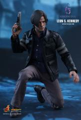 Leon S. Kennedy RE6 1/6 Scale Figure