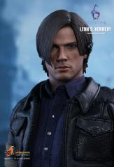 Leon S. Kennedy RE6 1/6 Scale Figure