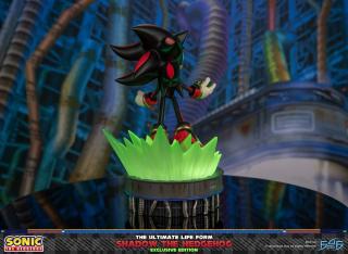 Shadow the Hedgehog: Ultimate Life Form 12.6" Statue (exclusive)