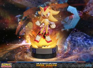 Super Shadow: Ultimate Life Form 12.6" Statue (exclusive)