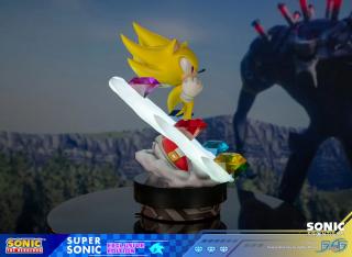 Super Sonic 17.7" Statue (exclusive)