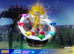 Super Sonic 17.7" Statue (exclusive)