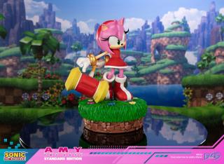 Amy 14" Statue
