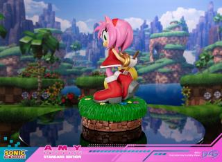 Amy 14" Statue