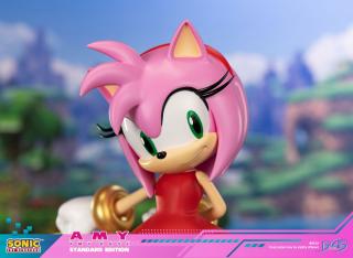 Amy 14" Statue