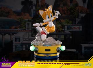 Tails 14" Statue (exclusive)