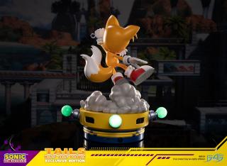 Tails 14" Statue (exclusive)