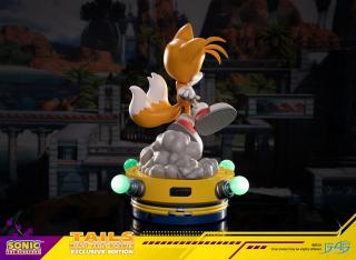 Tails 14" Statue (exclusive)