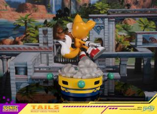 Tails 14" Statue