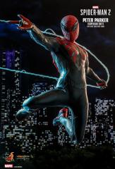 Peter Parker 1/6 Scale Figure (Superior Suit)