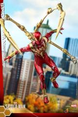 Spider-Man 1/6 Scale Figure (Iron Spider Armor)