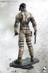 Sam Fisher Desert Suit 9.4" Statue