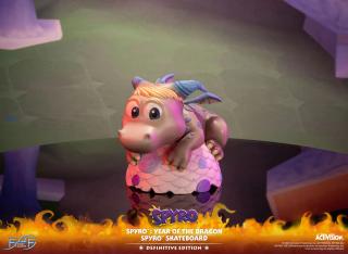 Spyro Skateboard 13.7" Statue (definitive)