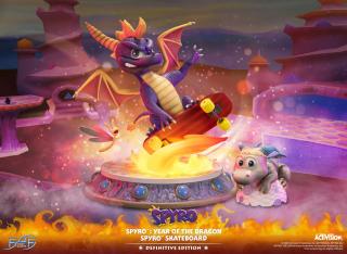 Spyro Skateboard 13.7" Statue (definitive)