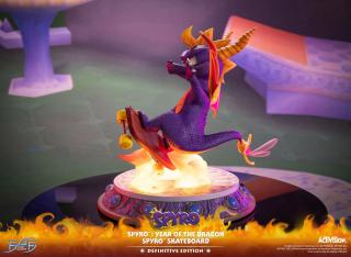 Spyro Skateboard 13.7" Statue (definitive)