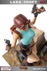 Lara Croft 14" Statue (exclusive)