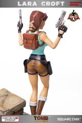 Lara Croft 14" Statue (exclusive)