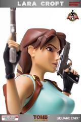 Lara Croft 14" Statue (exclusive)