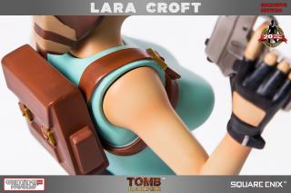 Lara Croft 14" Statue (exclusive)