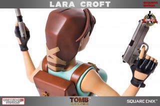Lara Croft 14" Statue (exclusive)
