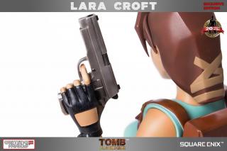 Lara Croft 14" Statue (exclusive)