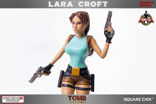 Lara Croft 14" Statue (exclusive)