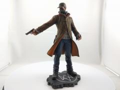 Aiden Pearce Statue & Vigilante Mask