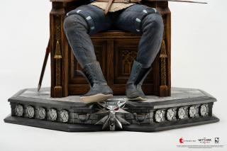 Geralt 1/4 Scale Statue (exclusive)