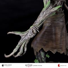 Leshen 15" Statue