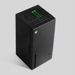 Xbox Series X Replica Mini Fridge (8 can)