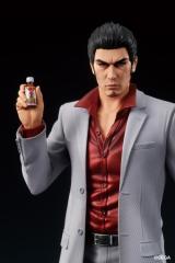 Kazuma Kiryu 6.9" Statue